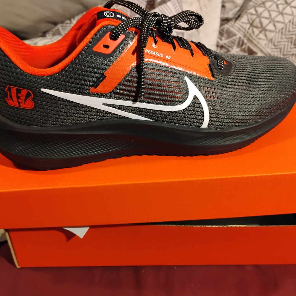 Nike Pegasus 40 Men's Running Shoes - Black and Orange NFL Bengals